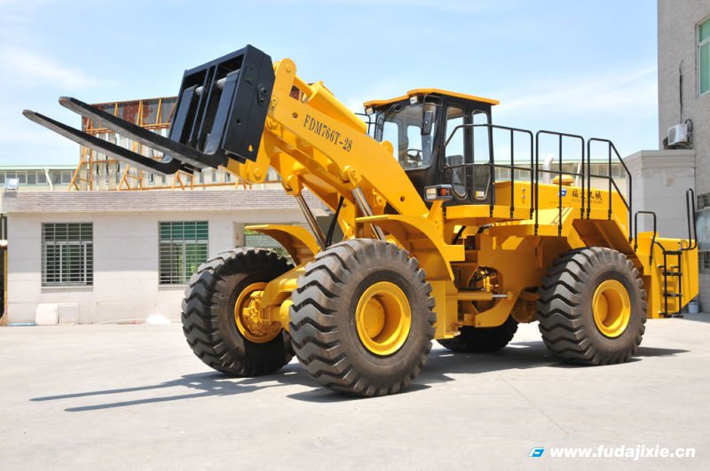 福大機械28噸輪式叉裝車